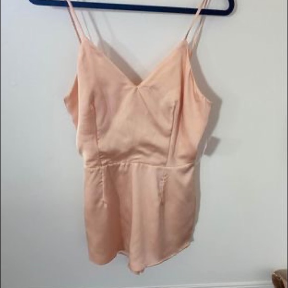 Hollywood boutique silk peach romper - Picture 1 of 2